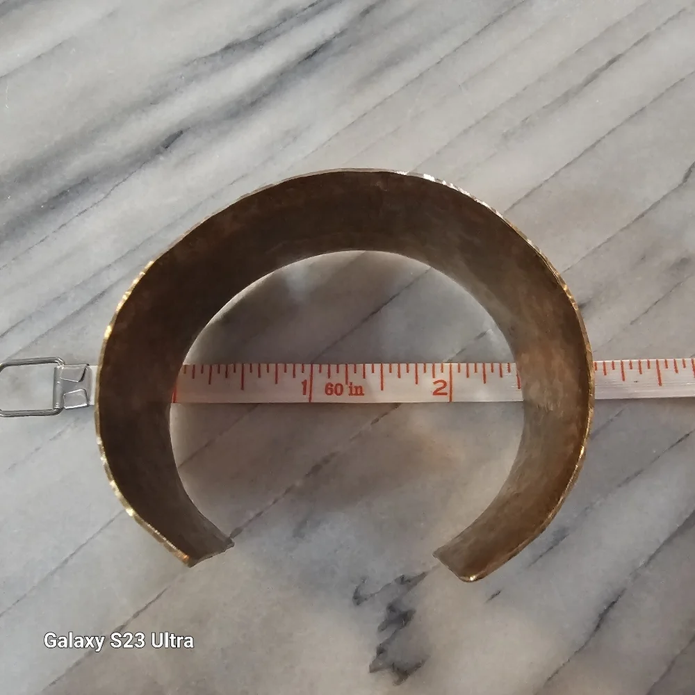 Hammered copper cuff bracelet - Picture 7 of 8